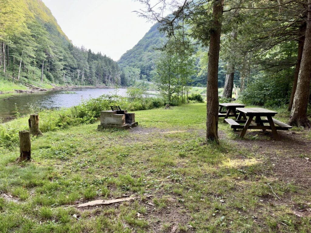 Devil's Tombstone Campground